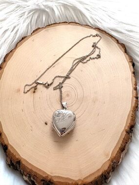 Tiffany & Co. Silver Chain Necklace with Floral Engraving Of Heart Locket UNKOWN